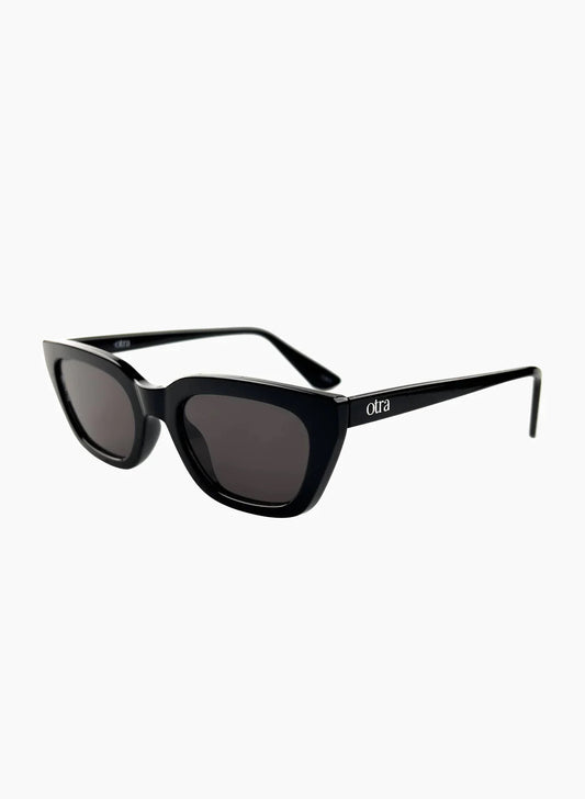 Otra "Nove" Sunglasses - Black/Smoke
